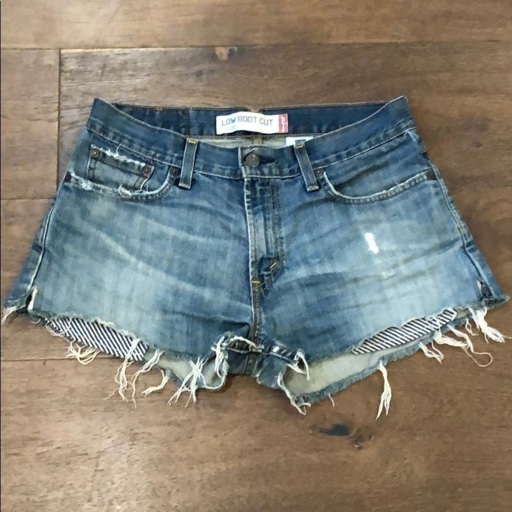 Vintage 527 Levi’s Cut Off Shorts Size (W30)